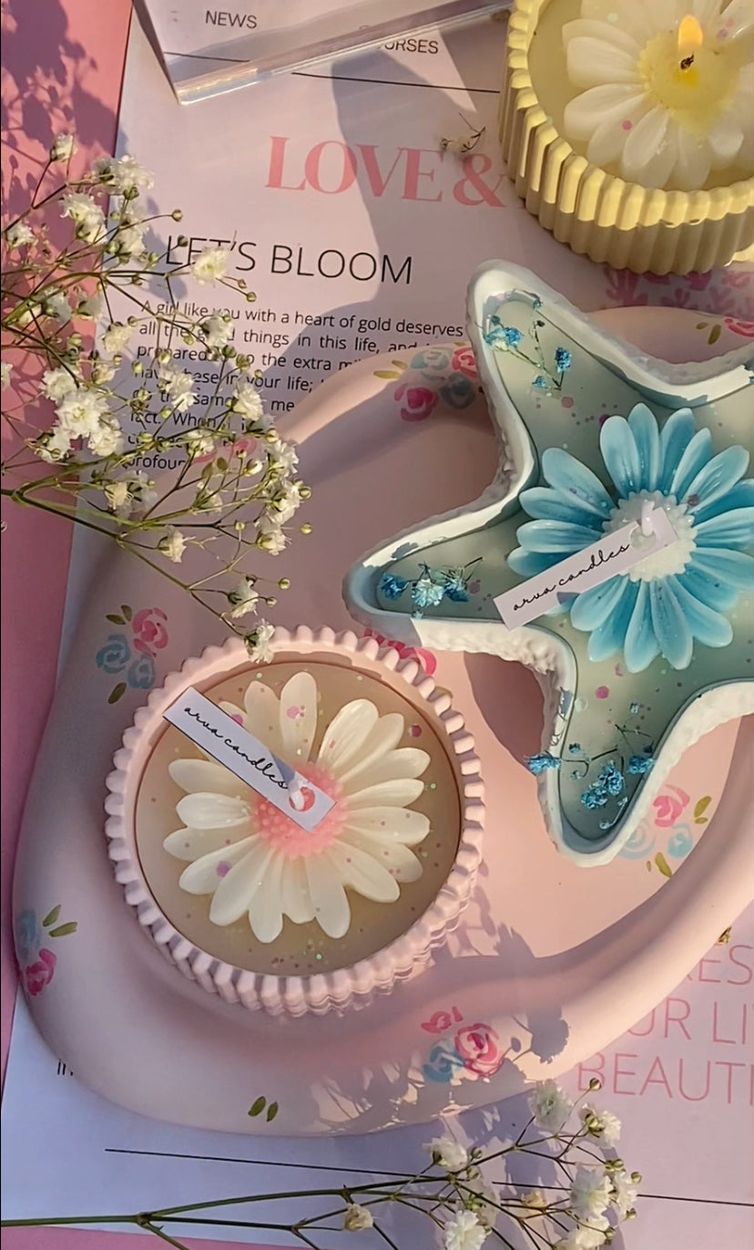Daisy Pot Candle With Hand Painted Tray