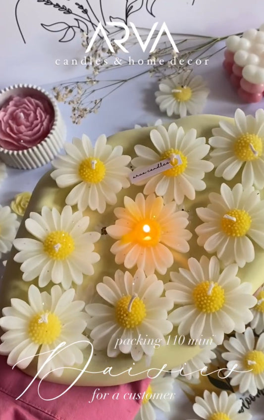 Mini daisy candles