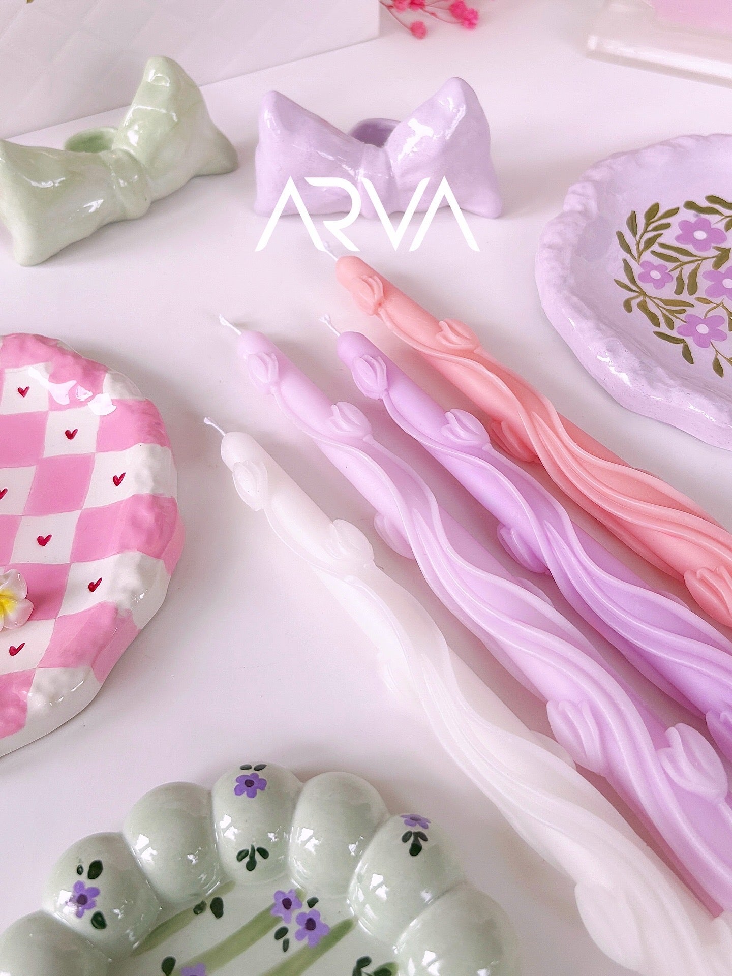 Bow-Shaped Candle Holder